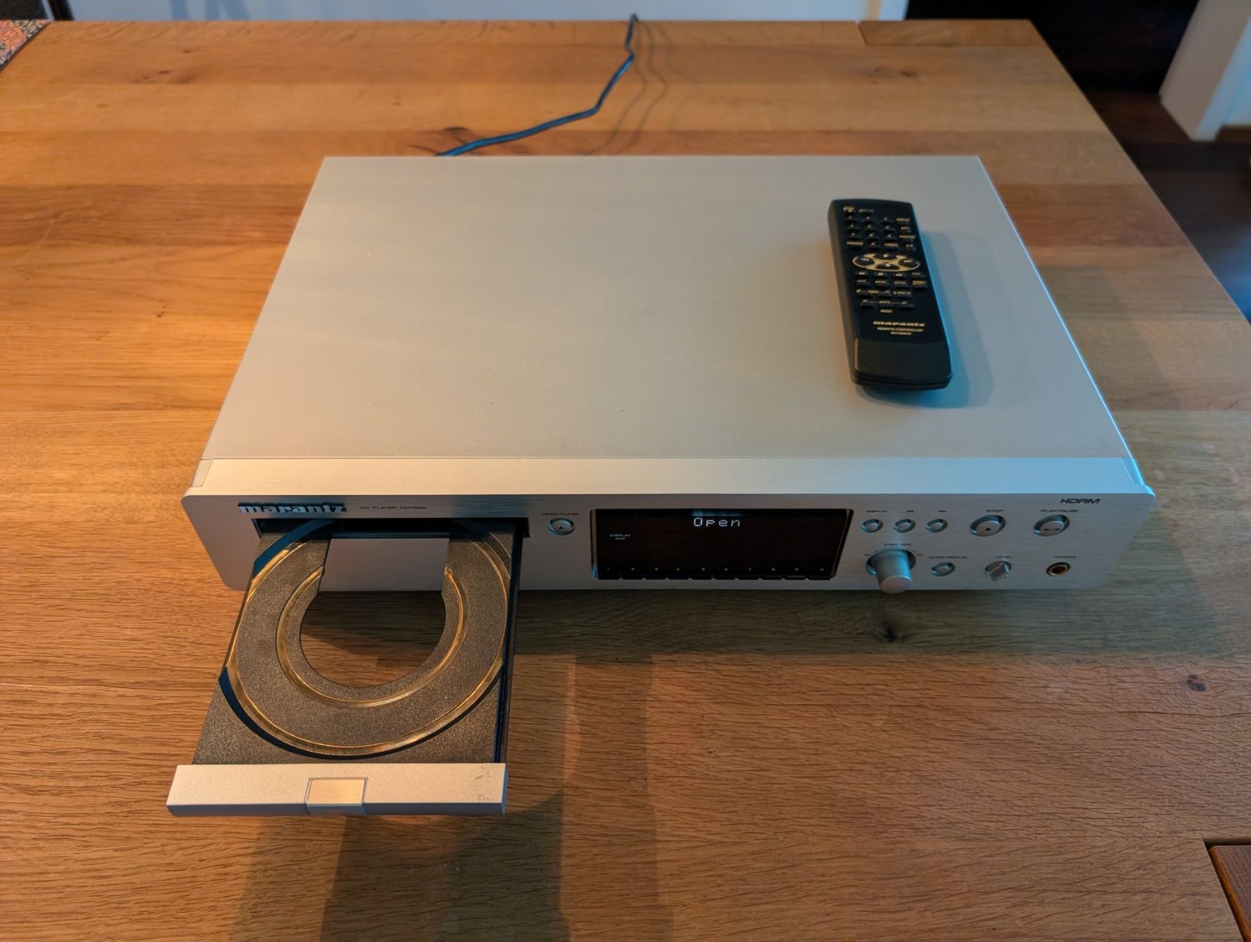 Marantz Systèmes audio & multimédias: Marantz CD Player CD7300 silber / teildefekt – Défectueux à Zürich par meierj8 2