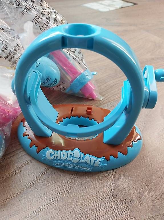Giocattoli: Chocolate Suprise Eggs Maker – Usato da Ruswil venduto da Schneckeland88 1