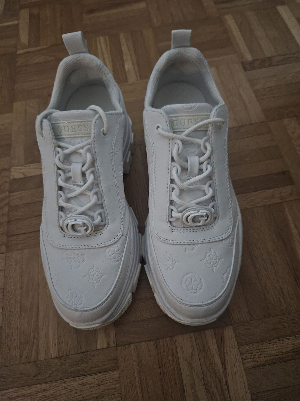Guess Chaussures femmes: guess sneaker  – Neuf (Voir description) à Basel par fragolina08