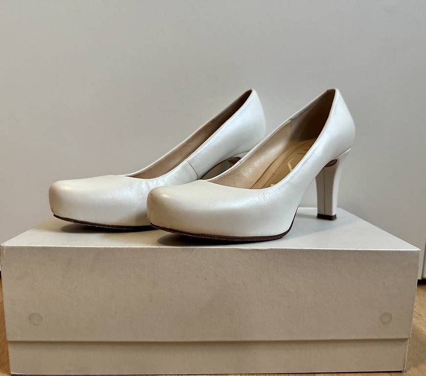 Scarpe da donna: Damenschuhe Weiss Echtleder – Usato da Malters venduto da frangecko