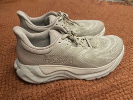 Hoka Arachi 8 - Running Shoes, like new