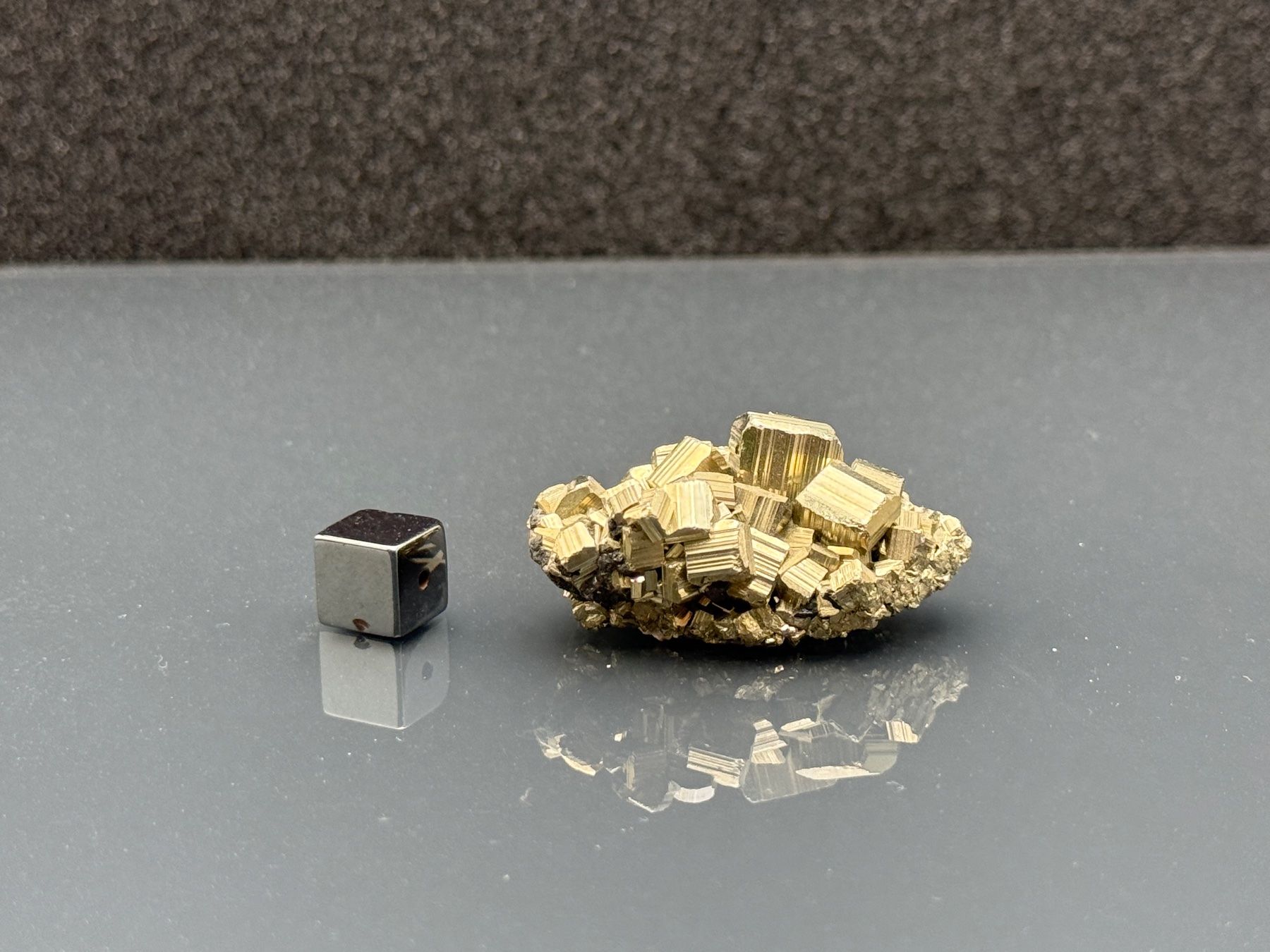 Mineralien & Heilsteine: Pyrite brut cluster cubes - Mineral – Gebraucht aus Vésenaz von RMShop 1
