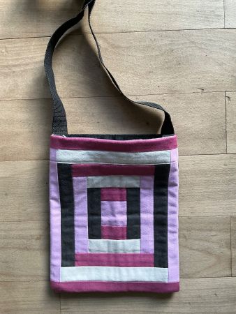 Upcycling-Umhängetasche, ideales Accessoire für jede Saison!