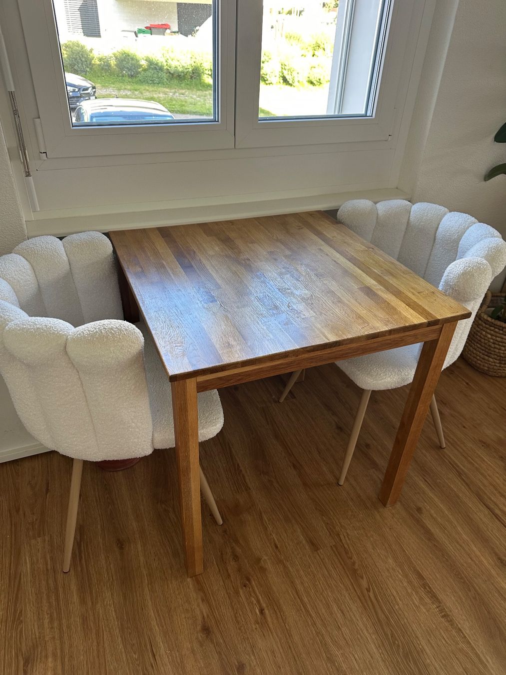 Tavoli: Holztisch 75x75cm mit 2 Stühlen – Usato da Regensdorf venduto da crln 1