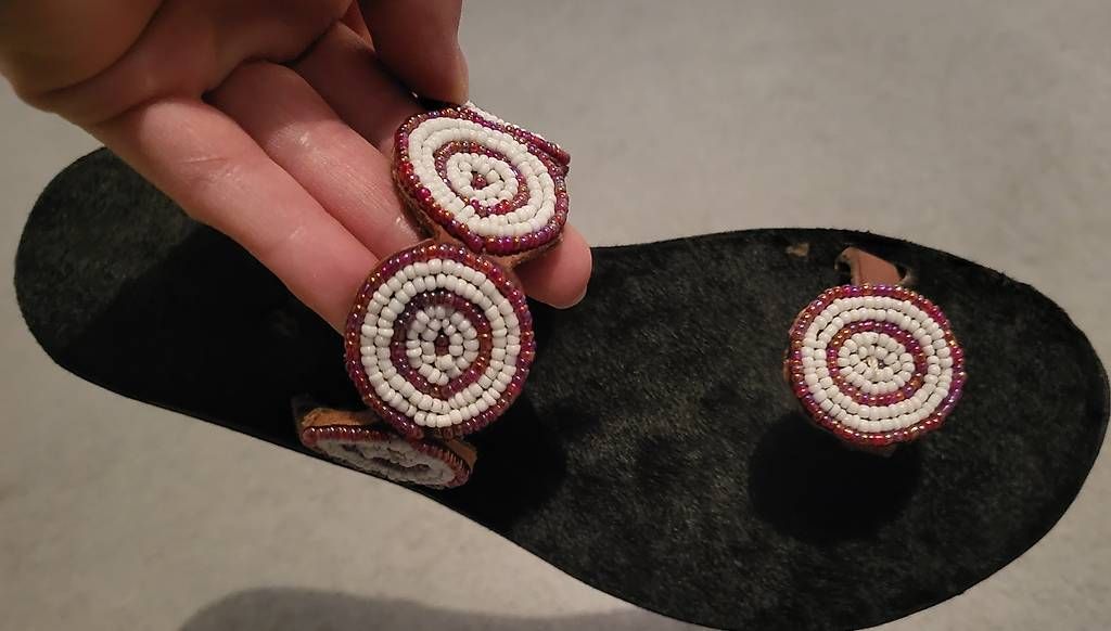 Scarpe da donna: Neue und wunderschöne Leder Schlarpen – Usato da Kehrsiten venduto da Mchopard 1