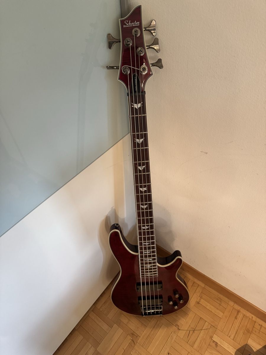 Strumenti musicali: Schecter Omen Extreme-5 Bassgitarre, Black Cherry – Usato da Zürich venduto da plama