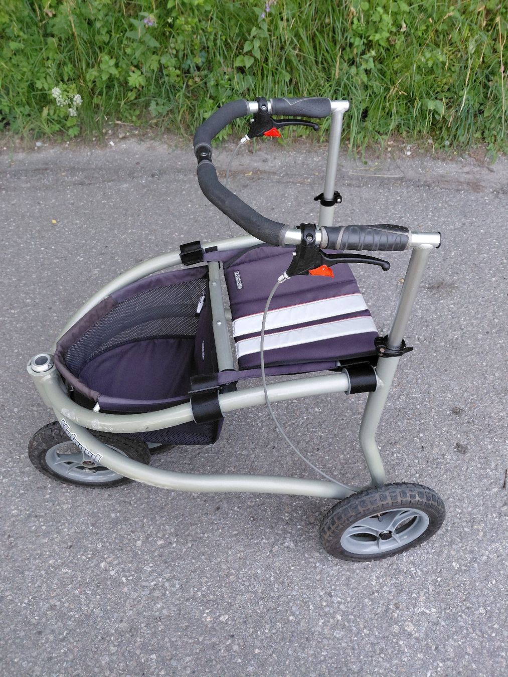 Gehhilfen: Rollator Veloped Trionic12er M  – Gebraucht aus Untervaz von Rezina 4