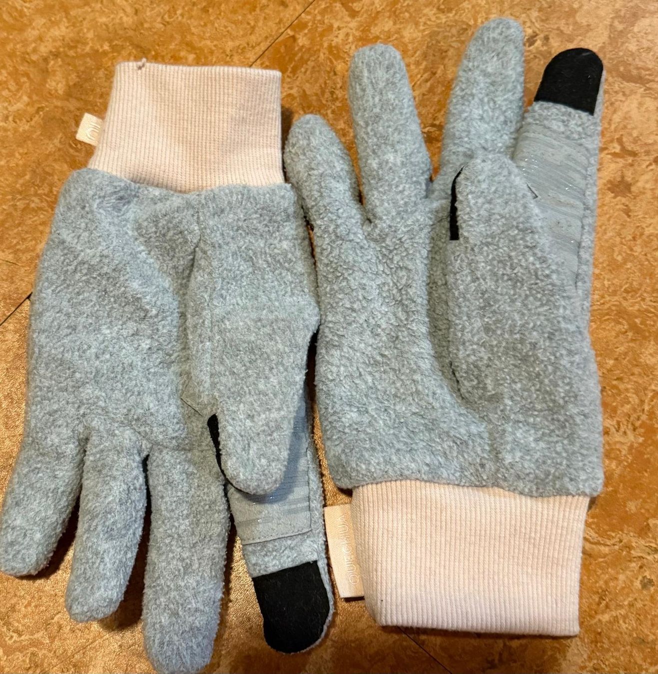 Guanti & manicotti: Handschuhe – Usato da Flawil venduto da Stella_3 1