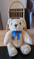Bel ours clair et sa chaise à bascule