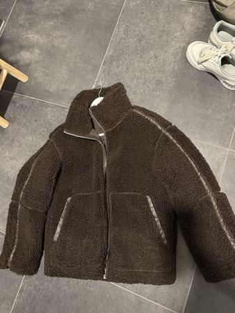 Warme Teddy Jacke von H&M, XS - Ideal für den Winter!