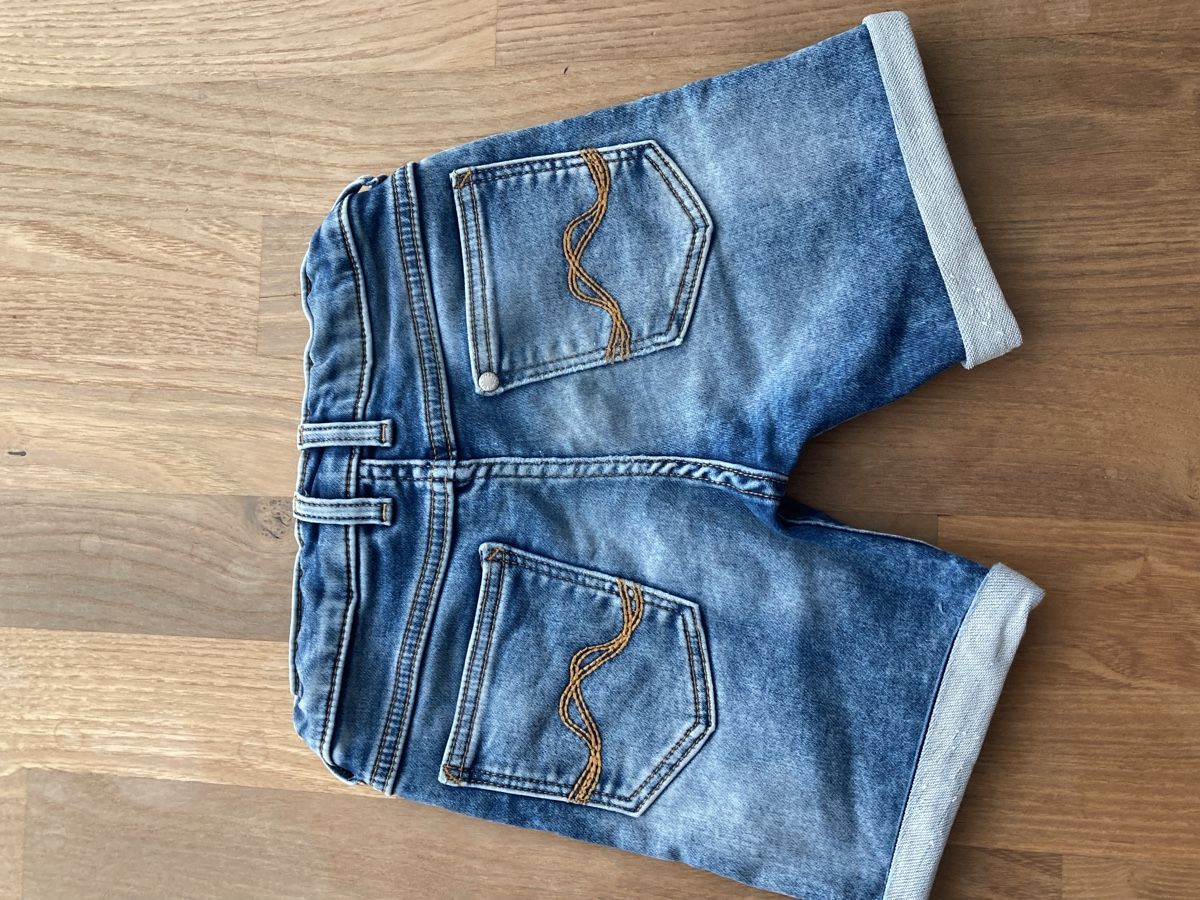 H&M Hosen: Kurze Jeans Gr. 104 – Gebraucht aus Luzern von Aldabema 2