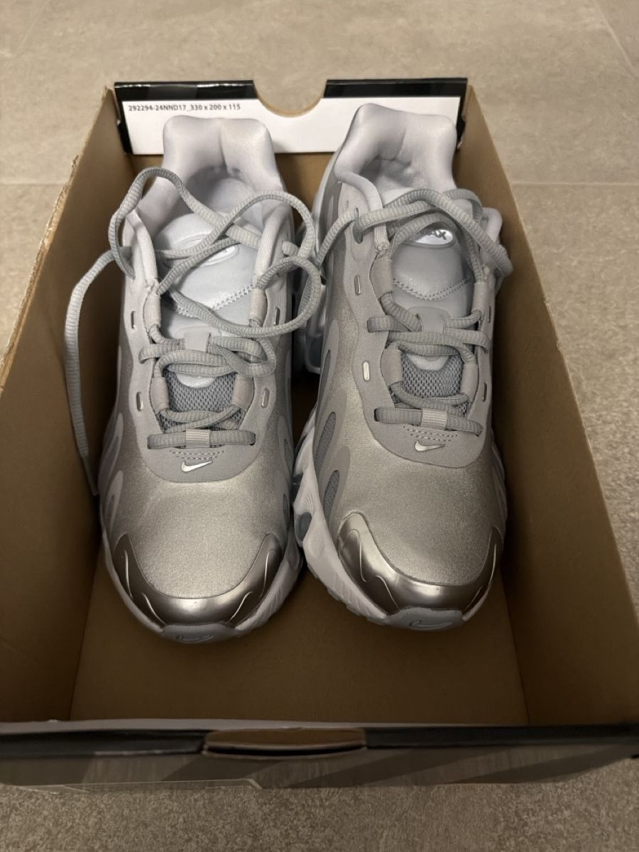 Nike Scarpe da donna: Nike W Air Max Dn8 Silver 39 – Nuovo (secondo la descrizione) da Massagno venduto da pokecoach 1