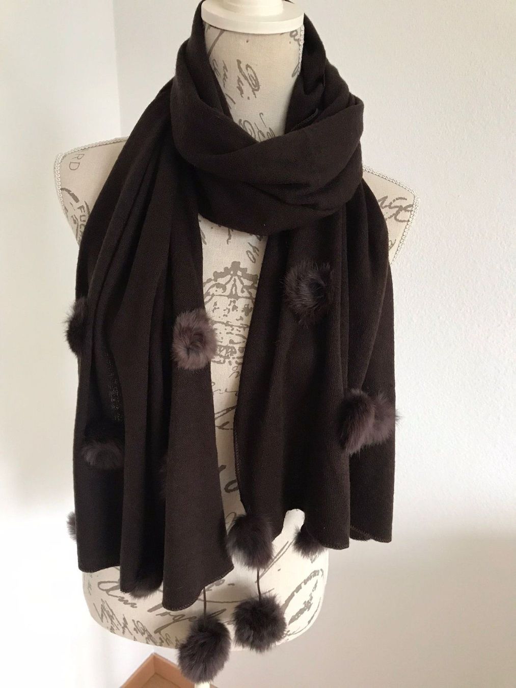 Foulard & Sciarpe: Écharpe brune, avec pompons en lapin – Nuovo (secondo la descrizione) da Bussigny venduto da coltroc 9