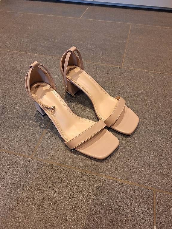 Damenschuhe: Schuhe mit Absatz – Gebraucht aus Kaltbrunn von Jasi.2018 1