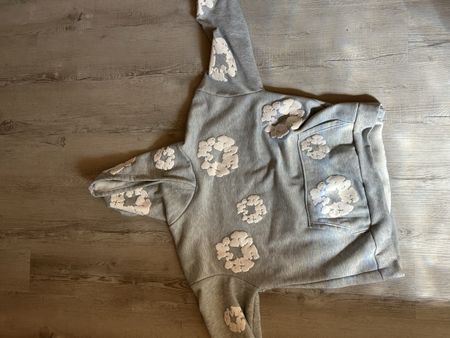 Kapuzenpullover DENIM TEARS grau Groesse M neuer Zustand