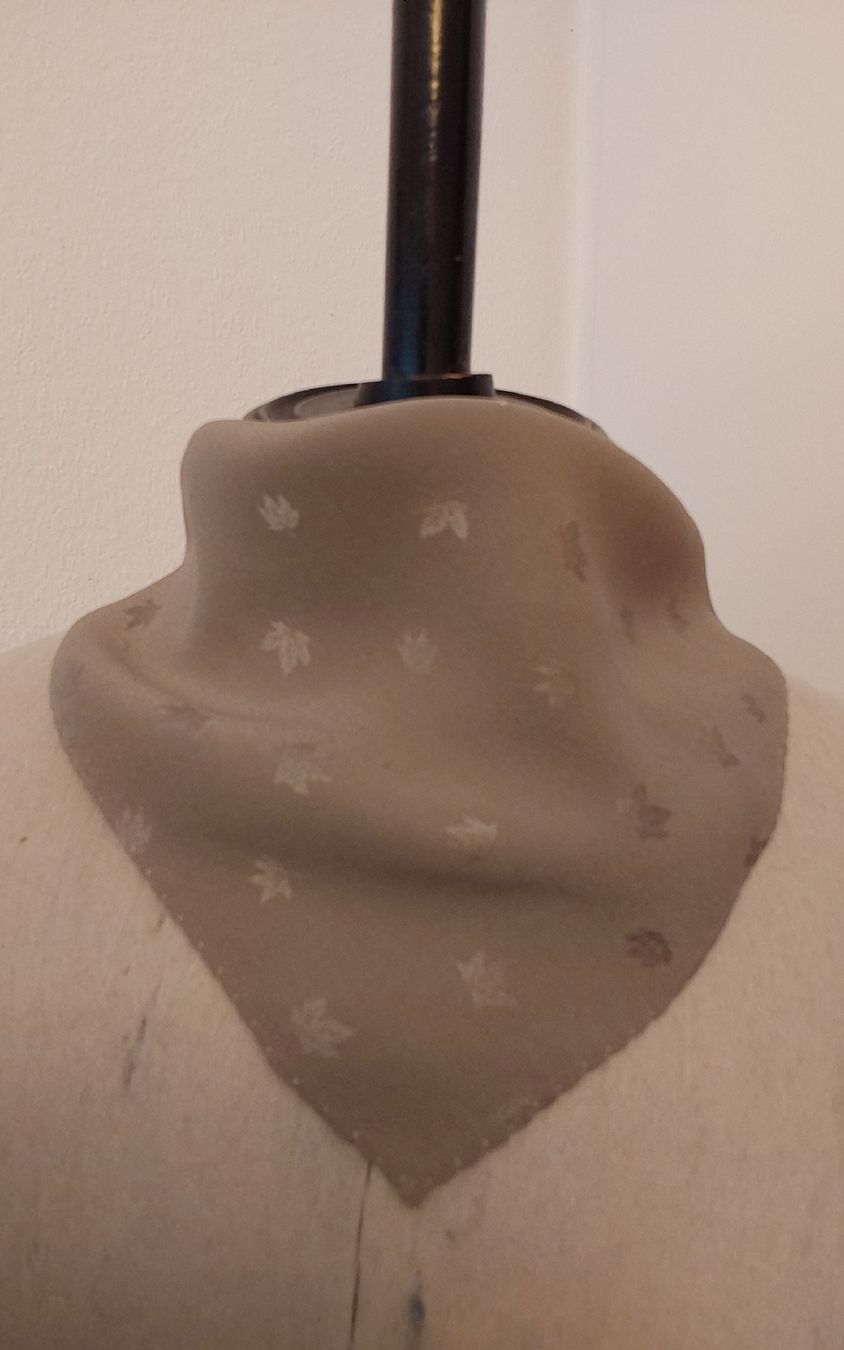 Foulard & Sciarpe: Pochettli Einstecktuch quadratisch Seide grau – Nuovo (secondo la descrizione) da Köniz venduto da scopello12