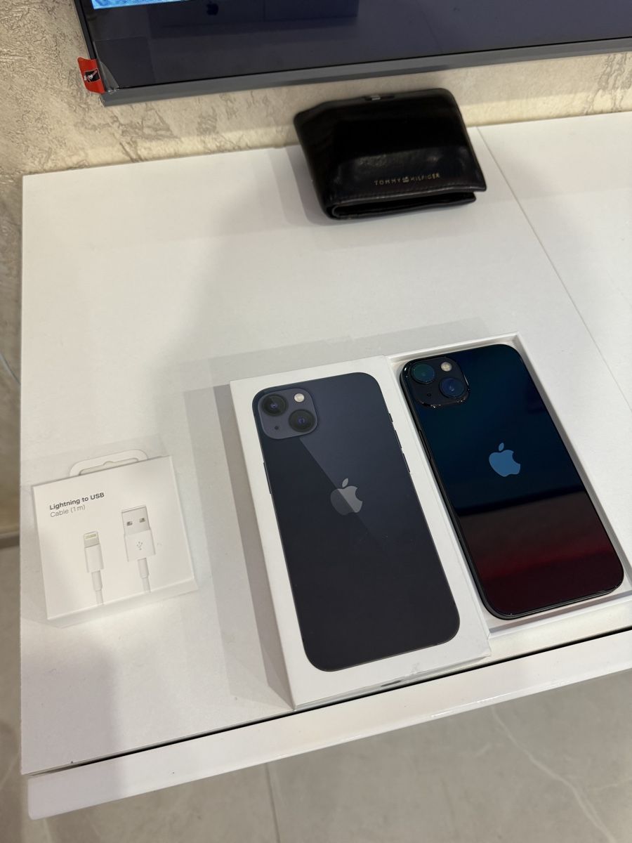 Apple Handys / Smartphones: Iphone 13 128 gb battery 100% – Neu (gemäss Beschreibung) aus Chippis von mig_8ns6