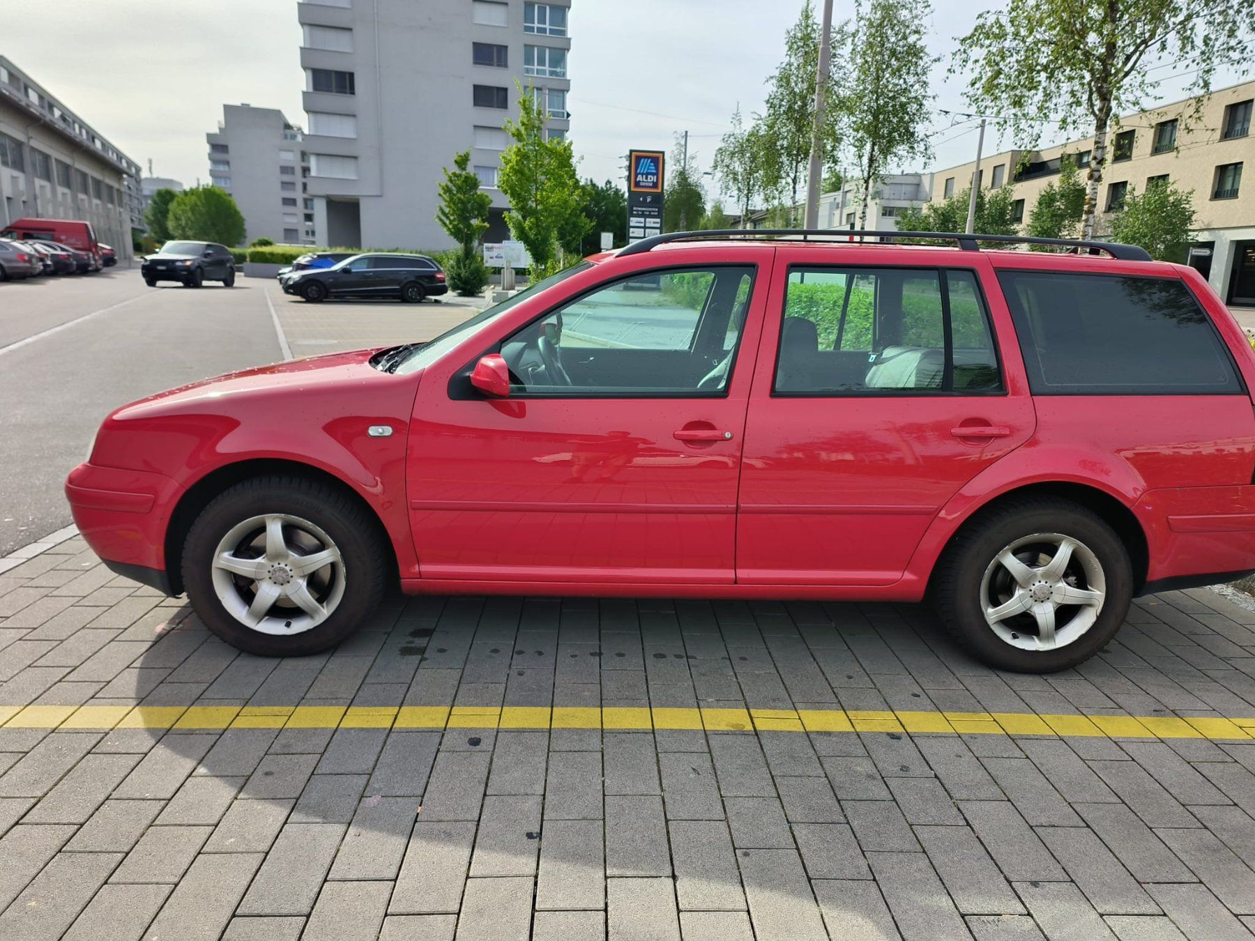 VW Automobili: VW Golf 4 1.9TDI Variant / 74kW/100PS – Usato da Zürich venduto da tra_tn67 6