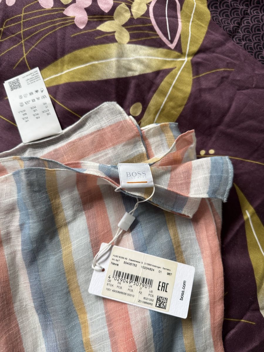 Hugo Boss Foulards, Tücher & Schals: Hugo Boss – Neu und originalverpackt aus Corpataux von seniz 2