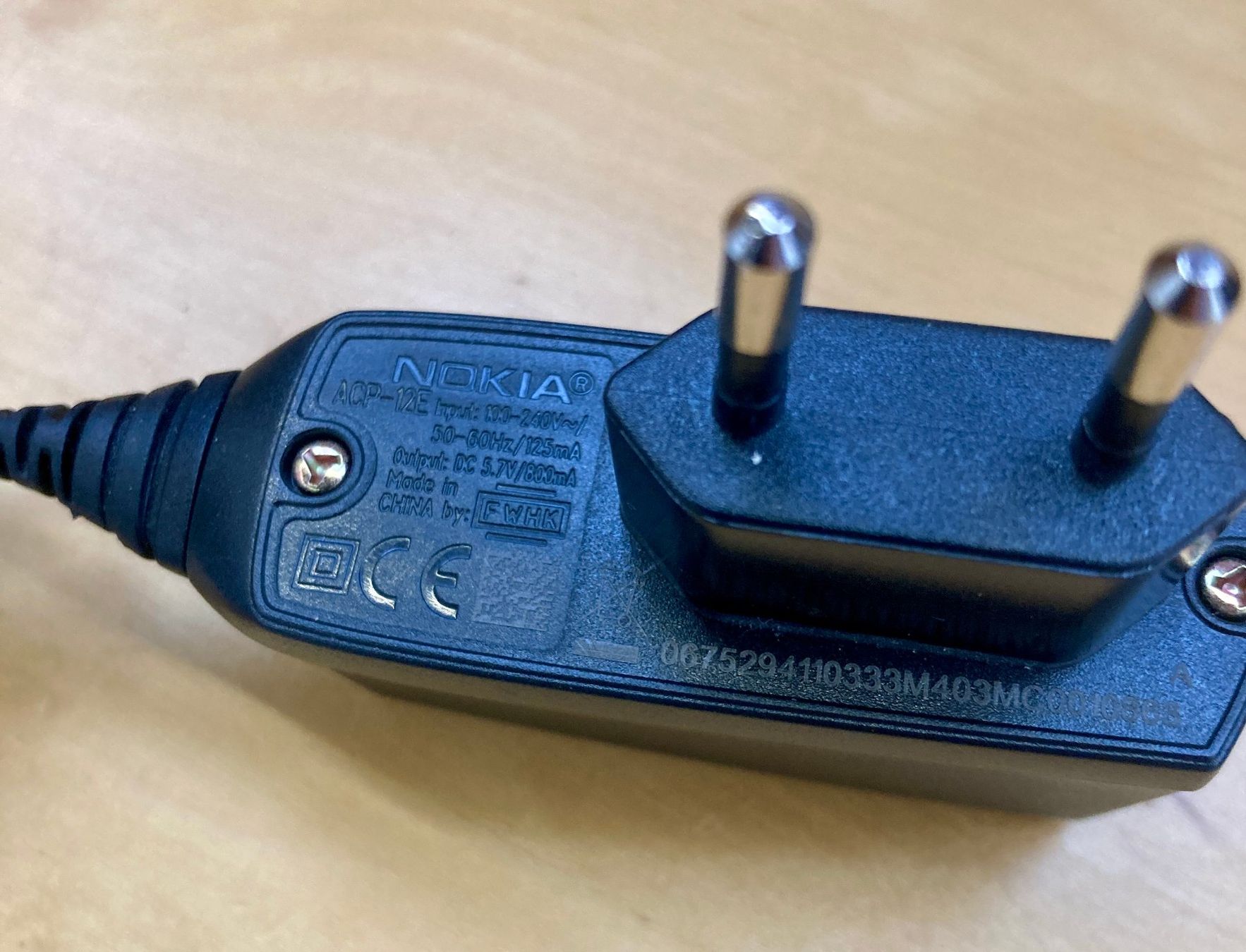 Nokia Chargements: Original Nokia ACP-12E Reiseladegerät mit dickem Stecker – D'occasion à Saas-Grund par GarageSaleToday 1