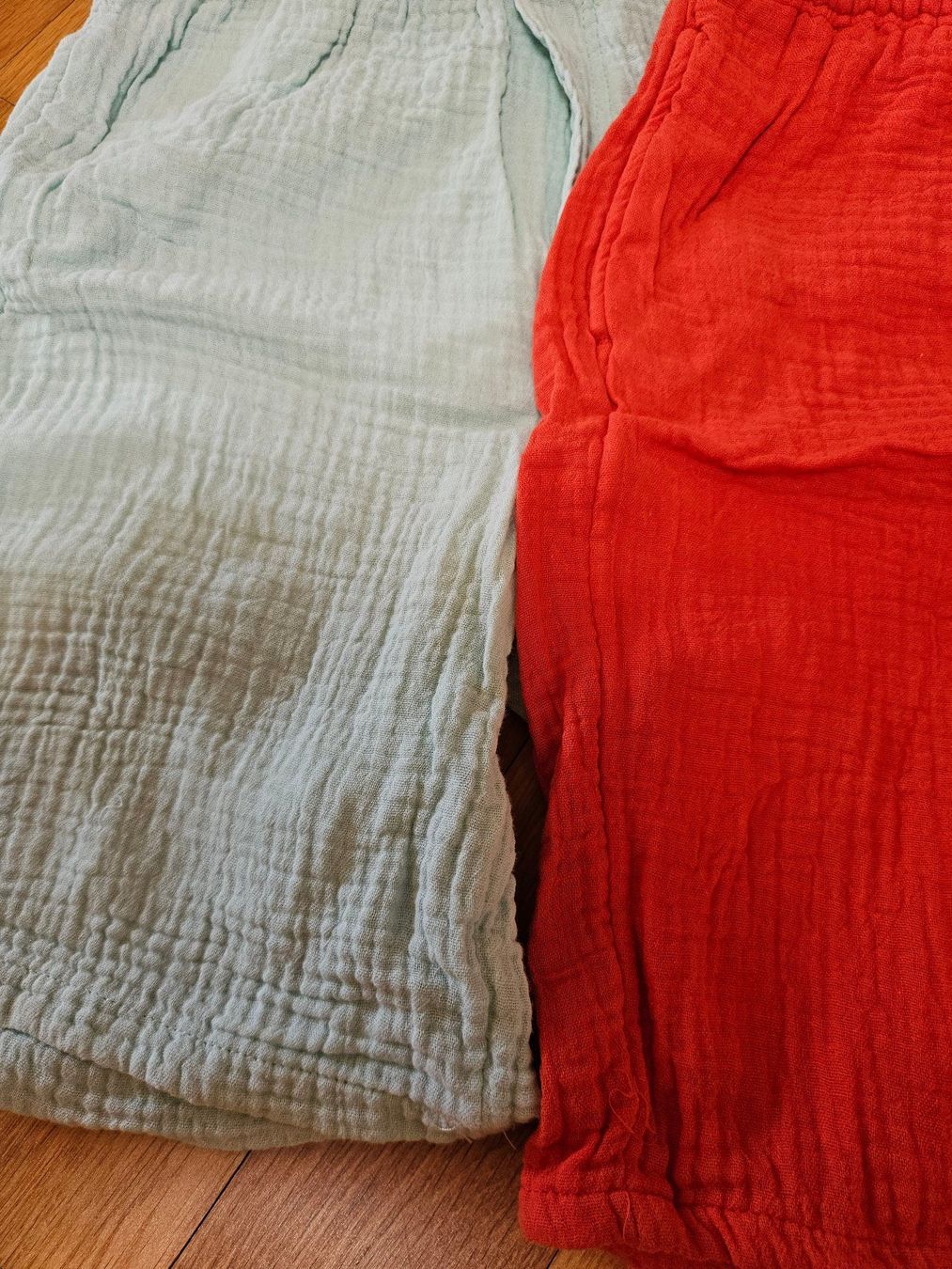 Pantaloni: 2 Musselinhosen 128 – Usato da Hünenberg venduto da lexli06 1