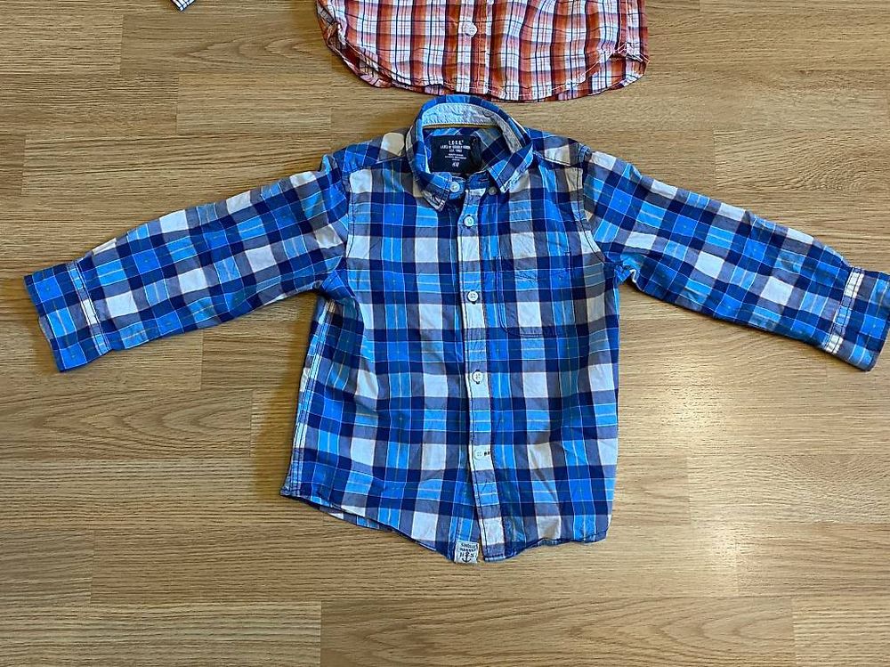 H&M Lotti & Set di vestiti: Hemd Paket Gr. 98 für Jungen aus Baumwolle – Usato da Glarus venduto da Iroccinha 4