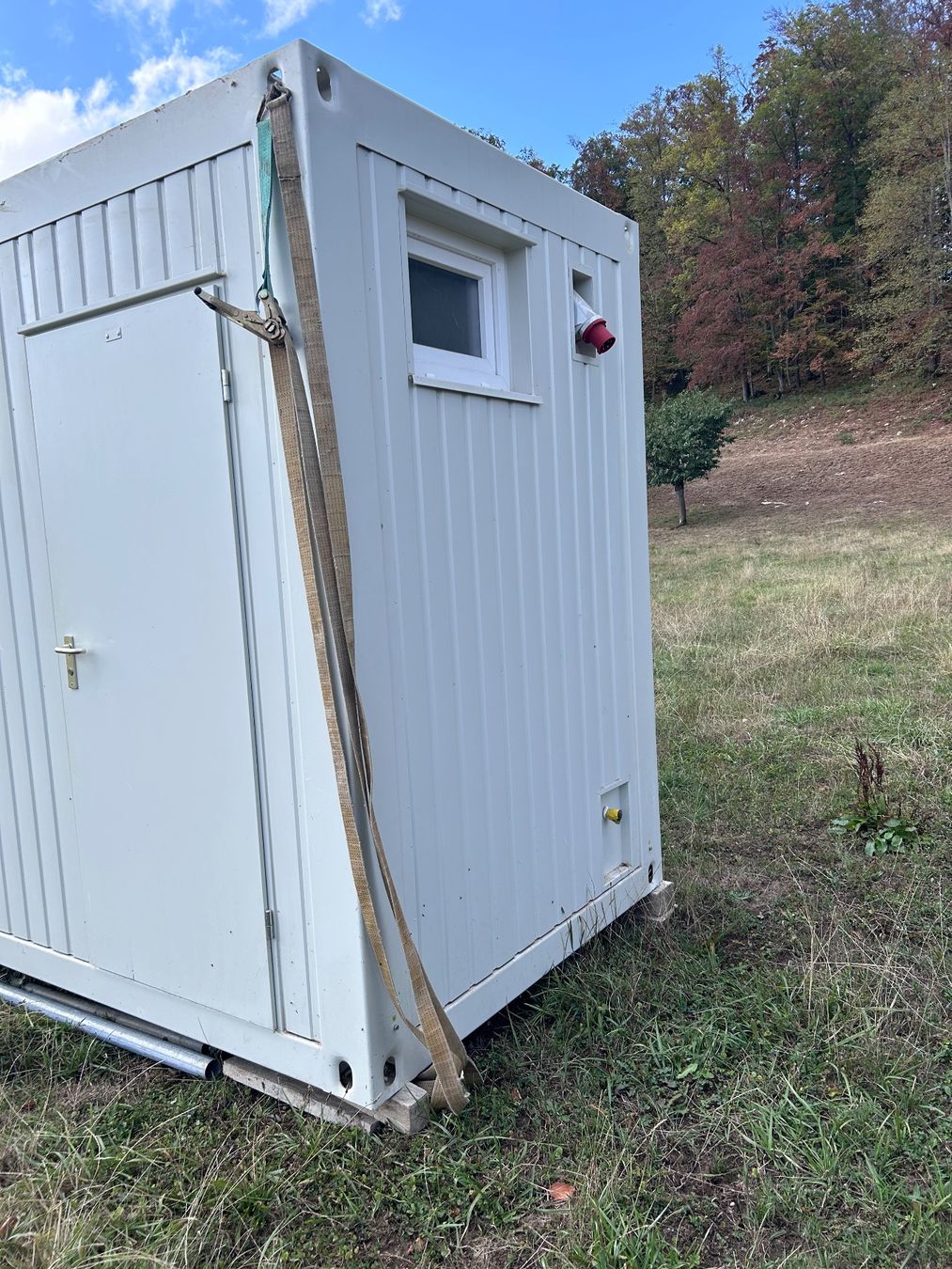 Contenitori edile: Container Wohnmodul Standard – Usato da Bretzwil venduto da bluemli83 1