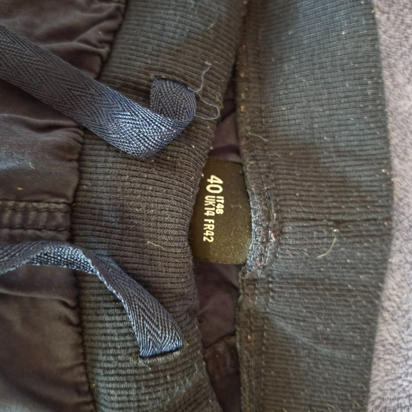 Pantaloni: Verschiedene 3/4 Hosen Gr. 40 – Usato da Fehraltorf venduto da shiilaa.hoot 5