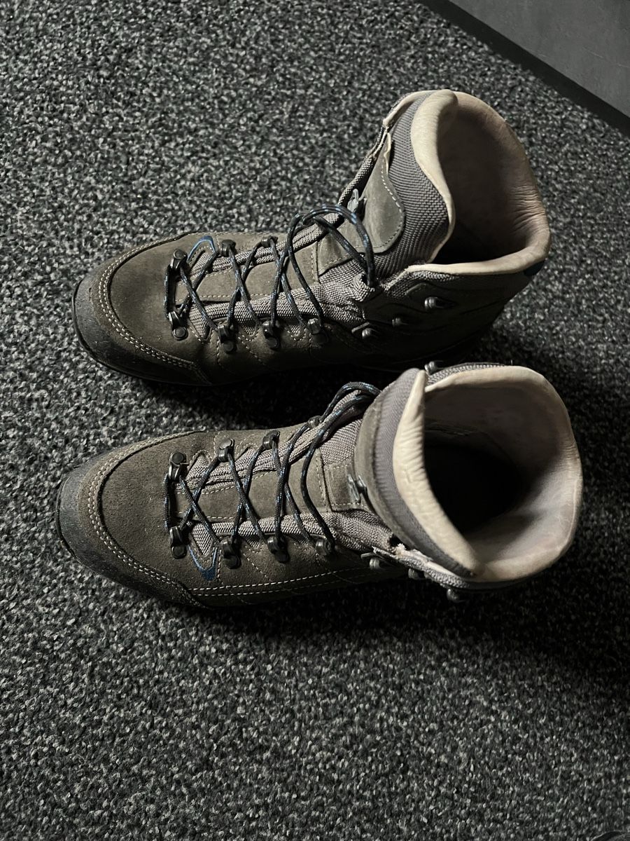 Lowa Damenschuhe: Lowa Wanderschuhe Leder – Gebraucht aus Bazenheid von Katie1 1