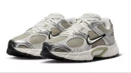 Nike V5 Rnr spruce fog-summit white-metallic silver Gr. 42