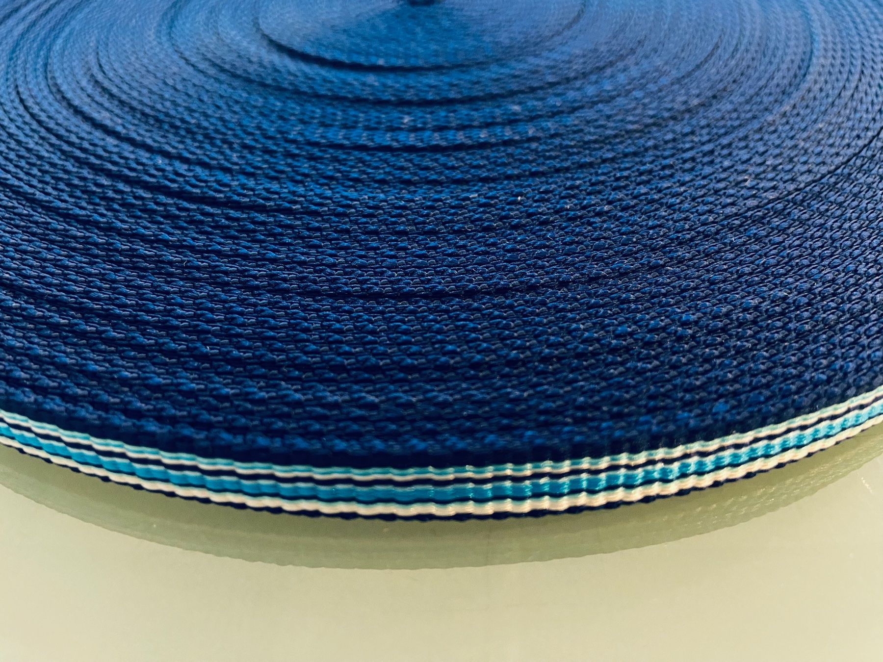 Altro in  Abbigliamento & Accessori: Bandoulière 10 mm - bleu avec rayures – Nuovo (secondo la descrizione) da Lausanne venduto da maintenant 2
