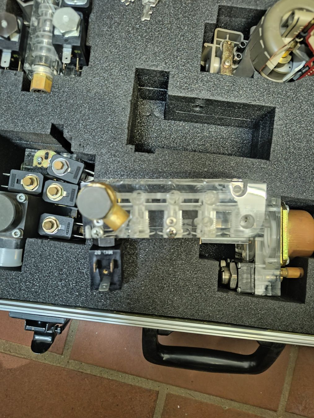 Componenti elettronici: Kuhnke Schnittmodel Pneumatik/Hydraulik Magnetventil – Usato da Zürich venduto da User24 5