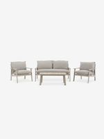 Gartenlounge-Set mit einem Sofa und Tisch und zwei Stühlen