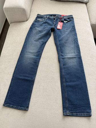 Diesel Larkee W33 L32 blau / Neu
