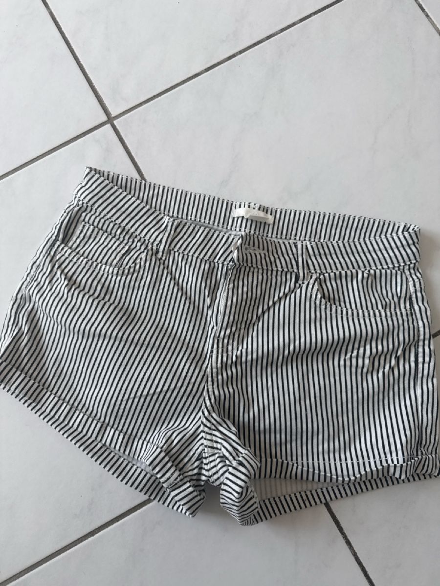 H&M Jeans: Hotpants Gr 38 – Usato da Zell ZH venduto da Guffos