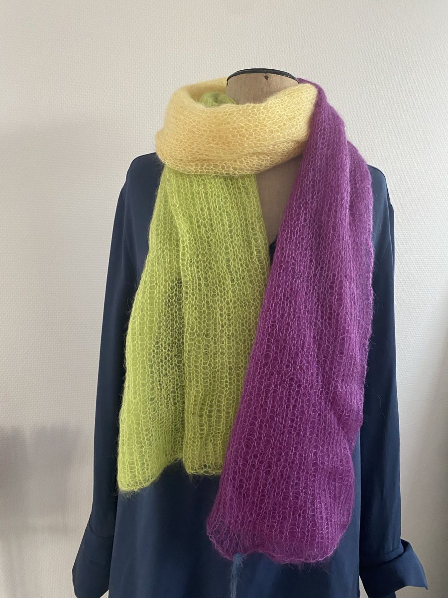 Foulards, Tücher & Schals: Handgestrickter Schal -Mohair/Seide – Neu und originalverpackt aus Dübendorf von Montclair 1