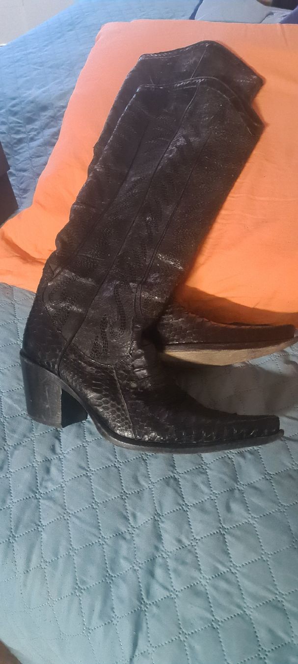 Chaussures femmes: Stiefel – D'occasion à Bellerive VD par Hermes5 5