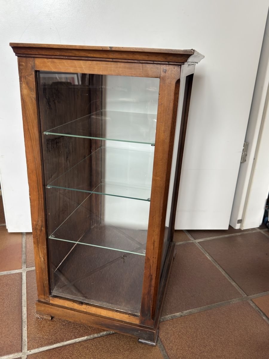 Vetrine: Antike Glasvitrine – Usato da Hombrechtikon venduto da Froeschli9 5