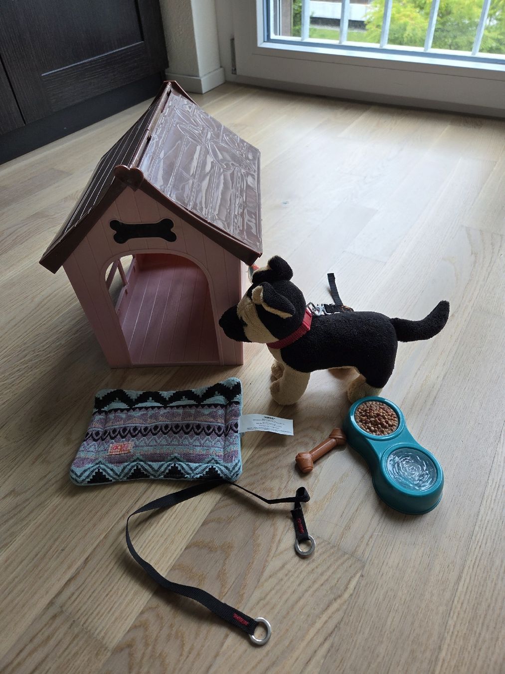 Cucce & Letti: Our Generation Hundehütte mit Hund – Usato da Frauenfeld venduto da Pecees 1