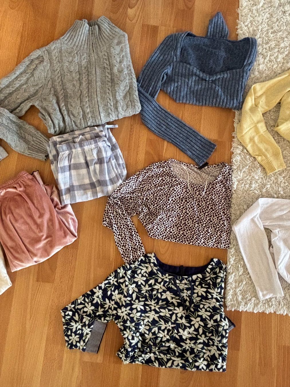 Lotti di vestiti: Damenkleiderpaket Grösse S – Usato da Olten venduto da Sonjason 1
