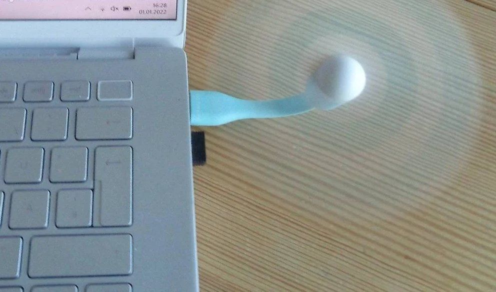 Ventilatoren: Mini Ventilateur Portable USB – Neu (gemäss Beschreibung) aus Stäfa von a9uzel 1