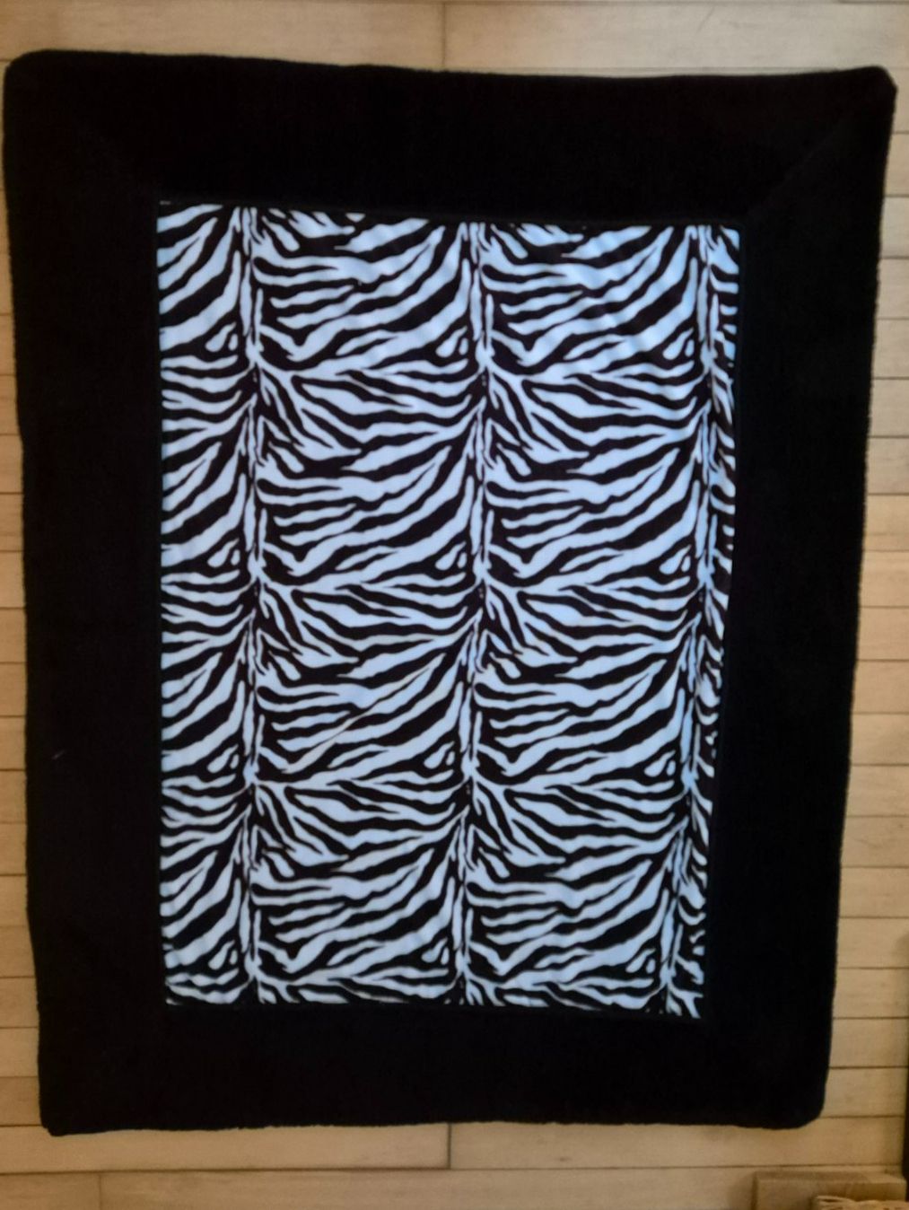 Coperte: Kuschelige Zebra Kuscheldecke Fleecedecke Wohndecke – Usato da Aadorf venduto da Merlin111