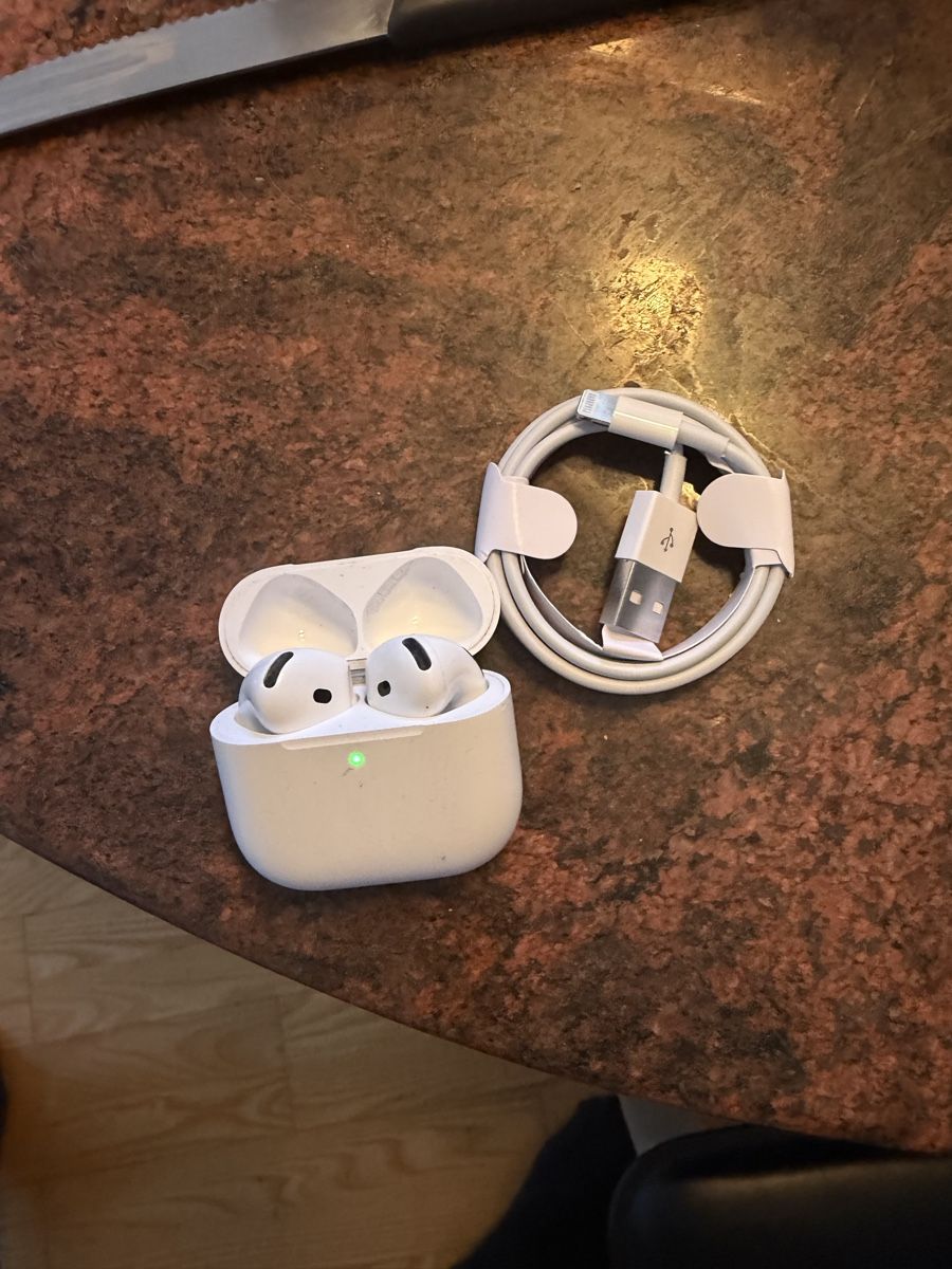 Apple Cuffie: Airpods 4 – Usato da Schattdorf venduto da Kofi57