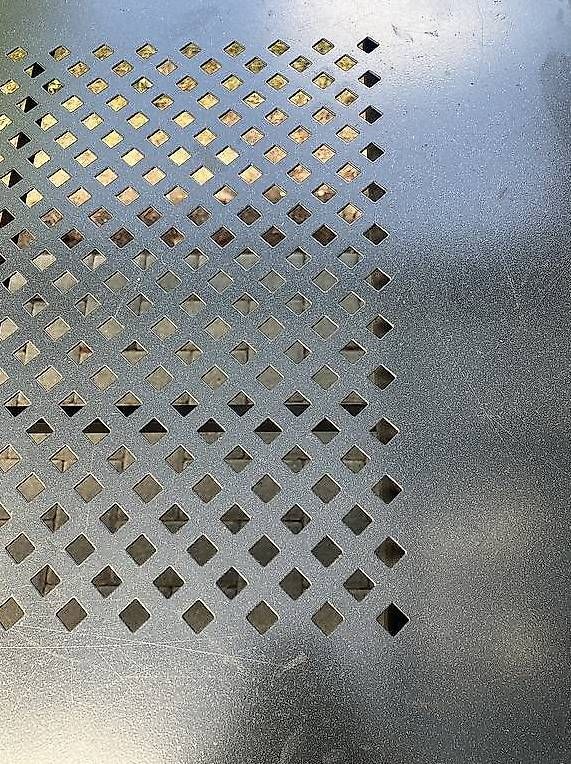 Tische: Grosse Metall-Gartentisch – Gebraucht aus Bern von promo-center 1