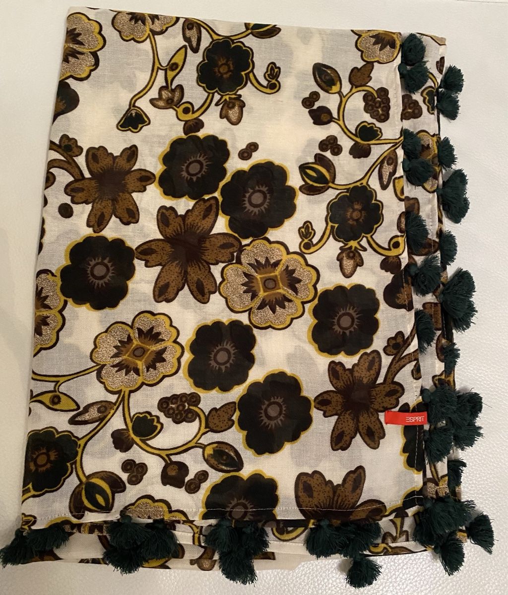 Esprit Foulards, Tücher & Schals: Esprit Schal 🌸 – Gebraucht aus Opfikon von Luis144 1