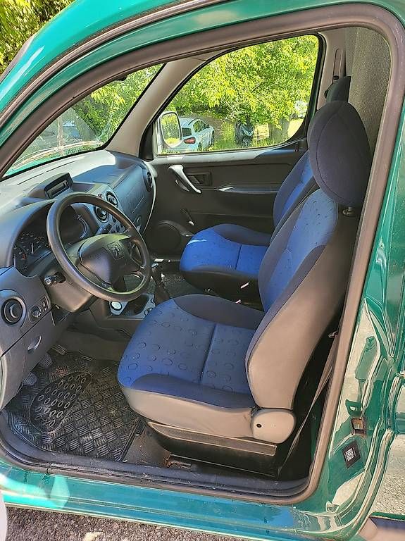 Peugeot Veicoli commerciali: Peugeot Partner GNV 800 – Difettoso da Lausanne venduto da ber_qk5j 6