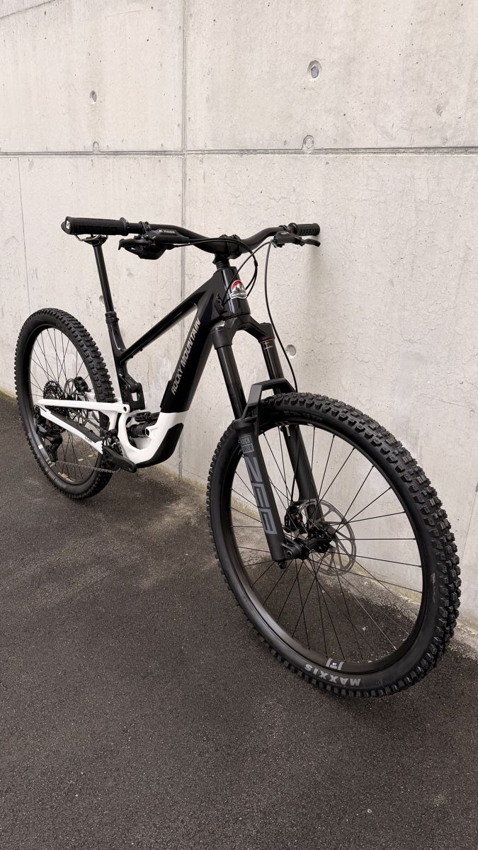 Rocky Mountain Bicycles Biciclette: Rocky Mountain Altitude Carbon 29" Grösse L – Nuovo (secondo la descrizione) da Davos Platz venduto da Flyinggrizzlybear