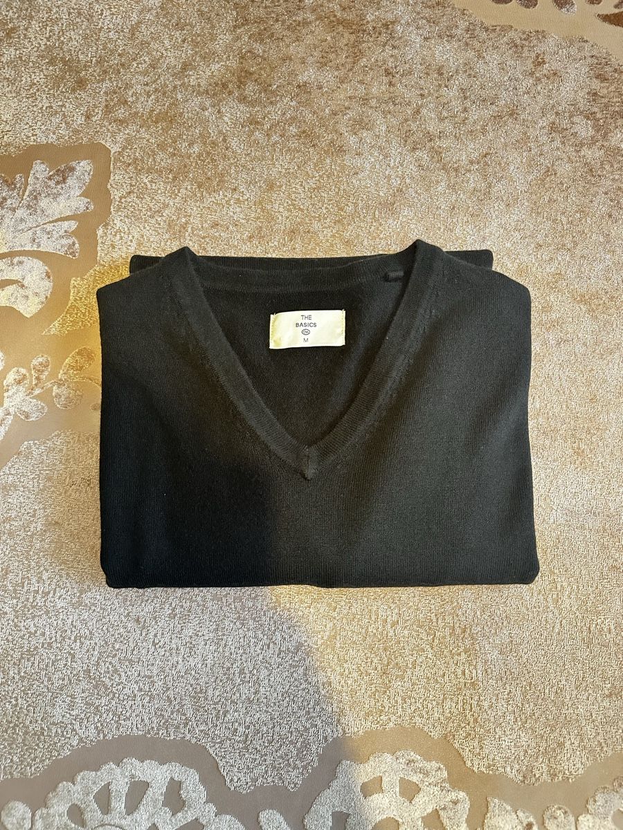 Ba&Sh Maglioni & Felpe: Schwarzer BA&SH Pullover mit V-Ausschnitt, Grösse L – Usato da Allenwinden venduto da Tba_20