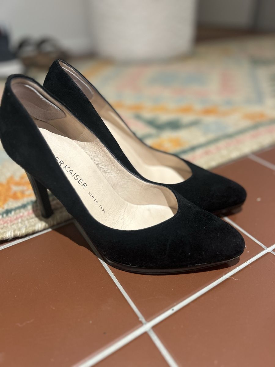 Chaussures femmes: Peter Kaiser black suede leather heels. Size 6.5. – D'occasion à Unterägeri par Ekomaki