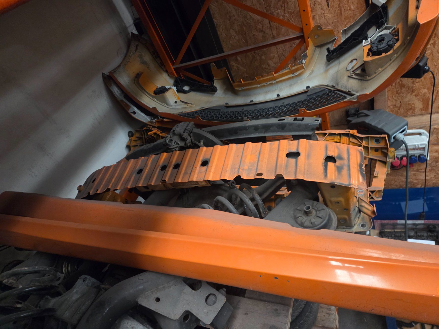 Ford Tutti pezzi di ricambio auto: Div. Karosserieteile Ford Focus – Usato da Kriessern venduto da tracktool2521
